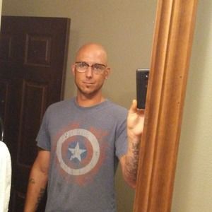 Meet your Posher, Dustin